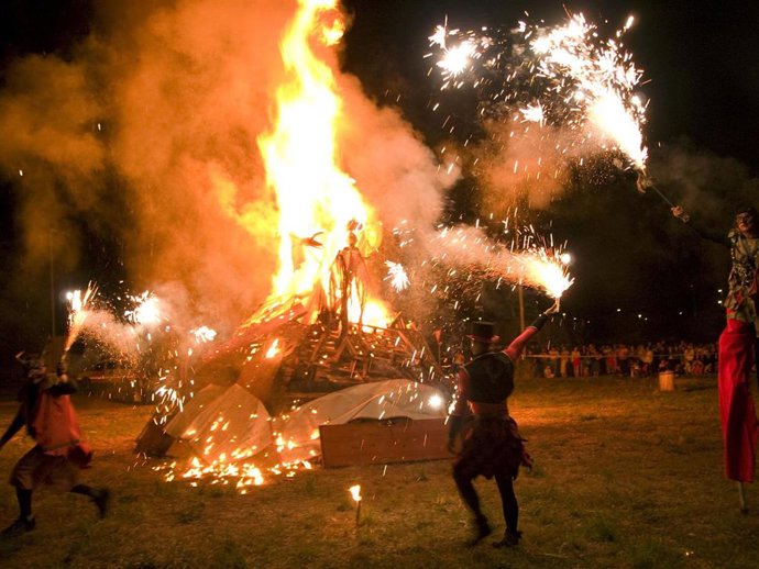 Archivo - Hoguera de San Juan 