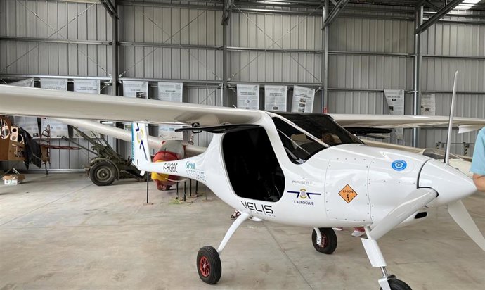 El avión 100% eléctrico que ha desplegado desde el aeropuerto de Sabadell