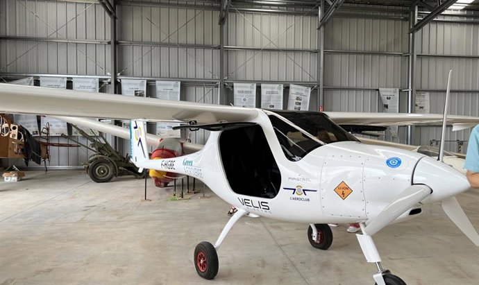 El avión 100% eléctrico que ha desplegado desde el aeropuerto de Sabadell