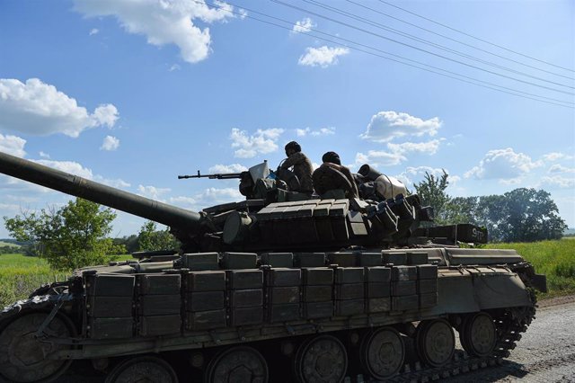 Tanque ucraniano en la región de Lugansk, en el este del país