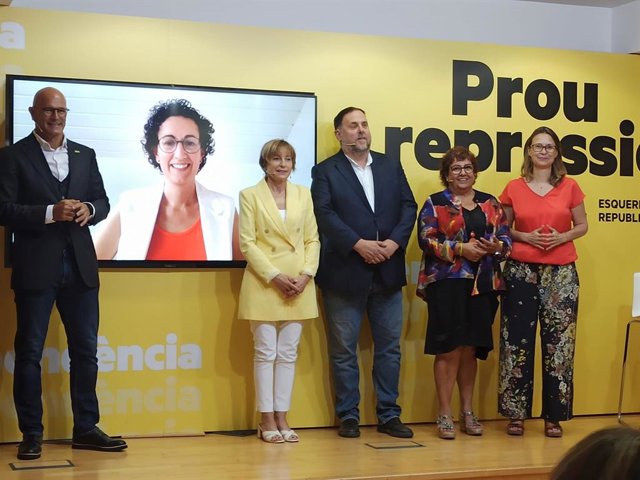 Raül Romeva, Marta Rovira, Carme Forcadell, Oriol Junqueras, Dolors Bassa i Meritxell Serret (ERC) 