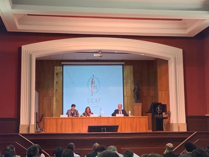 El presidente de la Fundación 'Valores y Sociedad', Jaime Mayor Oreja, en la X Jornada de Formación Permanente de la UCAV.