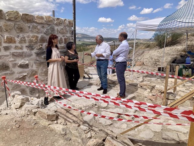 Visita al yacimiento de Puente Tablas.