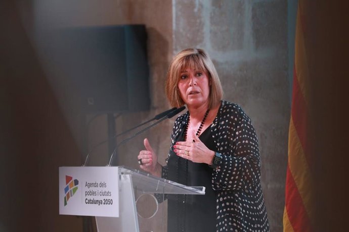 La presidenta de la Diputación de Barcelona y alcaldesa de L'Hospitalet de Llobregat (Barcelona), Núria Marín, en la Assemblea de l'Agenda dels Pobles i Ciutats de Catalunya este miércoles.