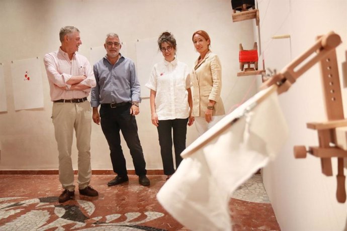 Inauguración de la exposición 'Bordar la faena' de la artista cordobesa Nieves Galiot en el Museo Taurino de Córdoba.