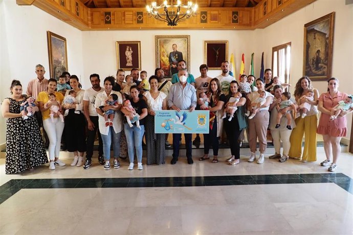 El Ayuntamiento de Palos de la Frontera destina ayudas para 35 familias del municipio.