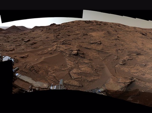 Panorámica tomada por Curiosity el 22 de mayo de 2021 de una localización denominada Sierra Marigualida