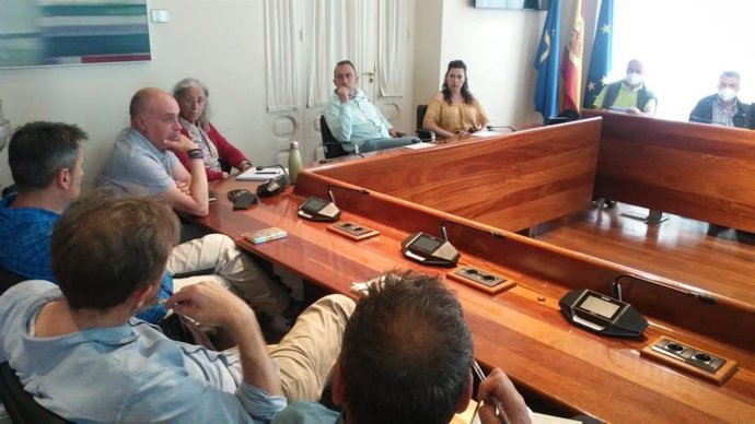 Reunión de Podemos e IU con los colectivos medioambientales.