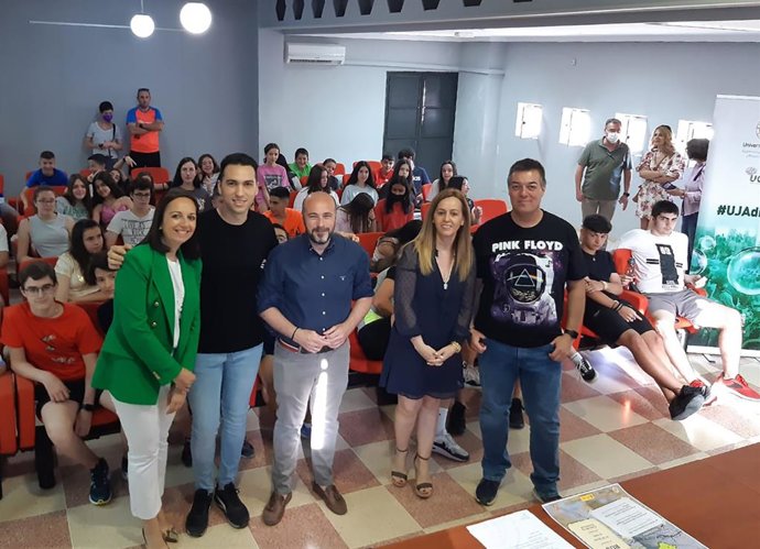 Celebración de las Jornadas Ciencia e Innovación en Ruta en Rus.