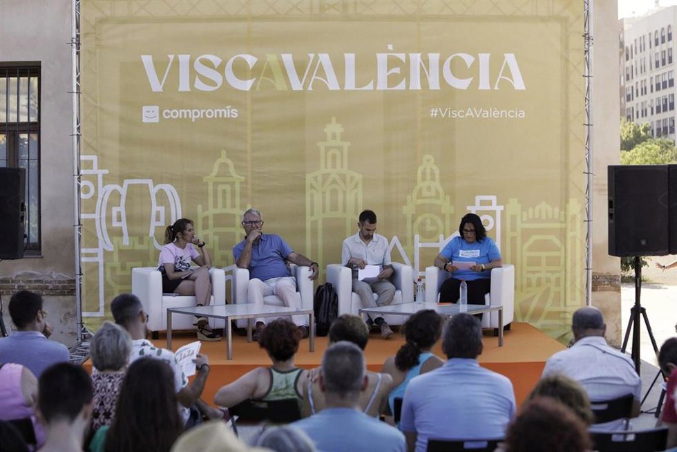 El alcalde de Valncia, Joan Ribó, participa este miércoles en un encuentro de Compromís con el vecindario de Malilla
