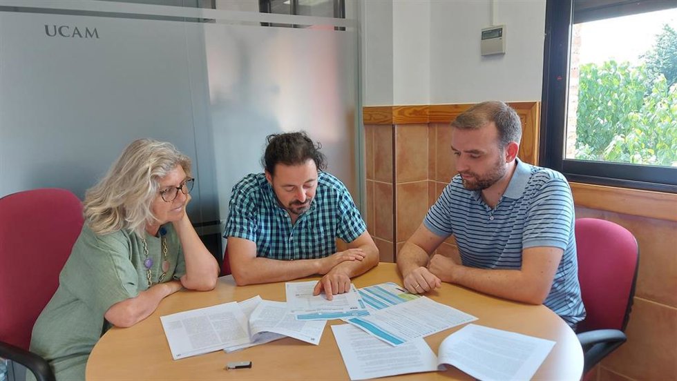 El grupo de investigadores de la Facultad de Comunicación de la UCAM que han realizado el estudio.