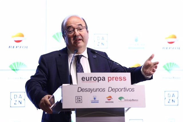 El ministro de Cultura y Deporte, Miquel Iceta, durante los Desayunos Deportivos de Europa Press