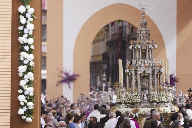 Detalle de la Custodia del Corpus a su paso por la Plaza de San Francisco durante la reciente celebración, el 16 de junio. 