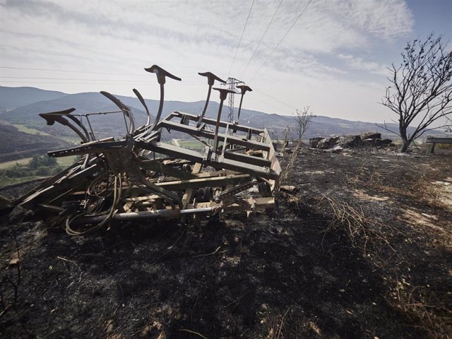 Hectáreas afectadas por el incendio de San Martín de Unx el 21 de junio de 2022 en San Martín de Unx, Navarra (España).  Desde el 18 de junio Navarra se ve asolada por incendios forestales provocados por la ola de calor y otros factores
