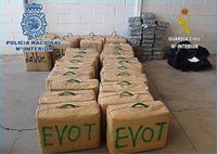 Tres detenidos por tráfico de drogas en Málaga tras intervenirles 1.200 kilos de resina de hachís en Córdoba