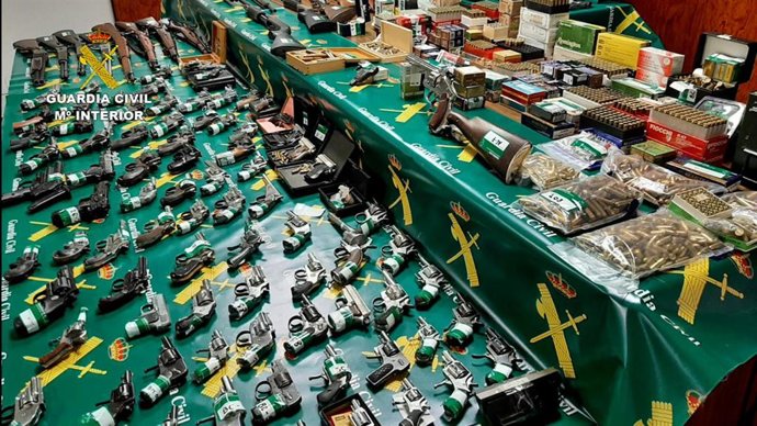 La Guardia Civil Desarticula Una Organización Dedicada Al Tráfico De Armas Y Munición