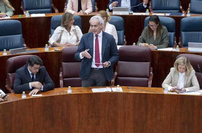 Archivo - El consejero de Sanidad de la Comunidad de Madrid, Enrique Ruiz Escudero