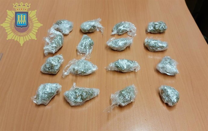 La Policía Local de Logroño sorprende a un individuo con marihuana dispuesta para su venta