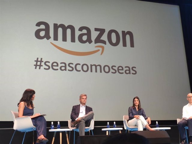 El director de Amazon Customer Fulfillment en Francia, Italia y España, Fred Pattje, y el director de Amazon Consumo España e Italia, Alfonso Serrano