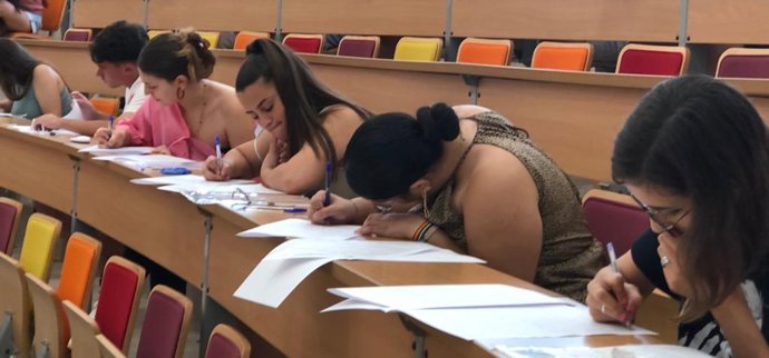 Prueba de Acceso y Admisión a la Universidad en Cádiz.