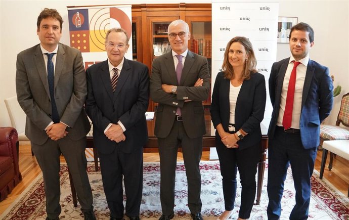 UNIR y FEV firman un acuerdo para impulsar formación en diferentes áreas relacionadas con la gestión del mundo del vino