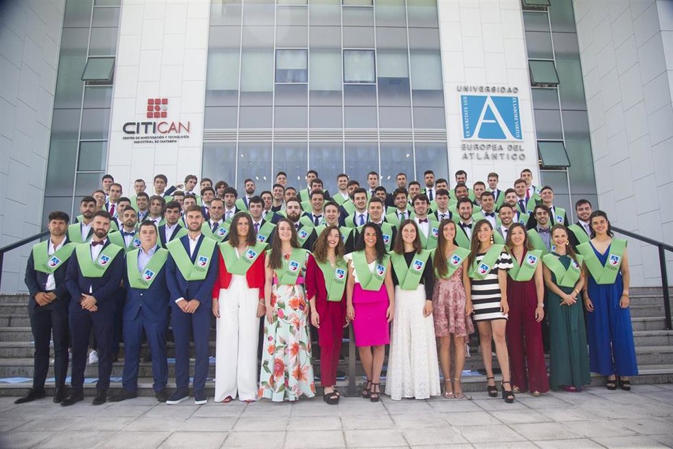 Archivo - Graduación de los estudiantes del grado en Ciencias de la Actividad Física y el Deporte de UNEATLANTICO en una foto de archivo