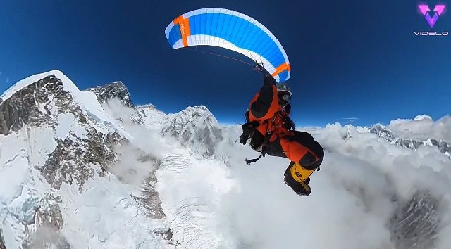 Este paracaidista ha hecho historia en el Monte Everest: mira su espectacular salto