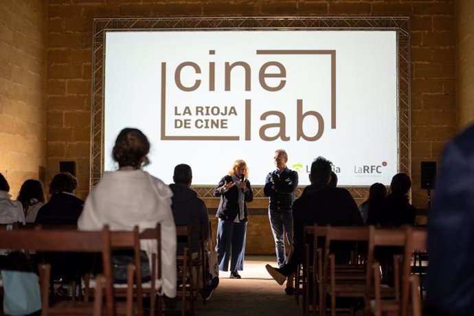 El taller Cine LAB, organizado por el Gobierno de La Roija, finaliza con una clase magistral de la guionista y directora Alauda Ruiz de Azúa