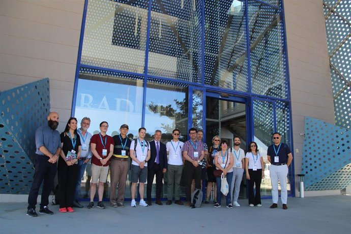El Congreso Mundial de la Asociación Internacional de Ingeniería e Investigación Hidroambiental hace parada en el puerto de Motril (Granada).