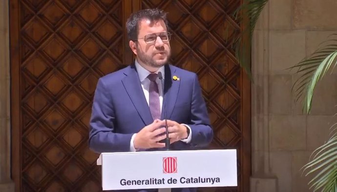El presidente de la Generalitat, Pere Aragons, durante su discurso en el acto por la Diada de Sant Joan en el Palau de la Generalitat.