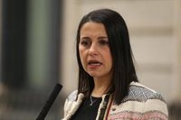 Arrimadas se muestra dispuesta a colaborar con el PP con la vista puesta en "desalojar al sanchismo" de Moncloa