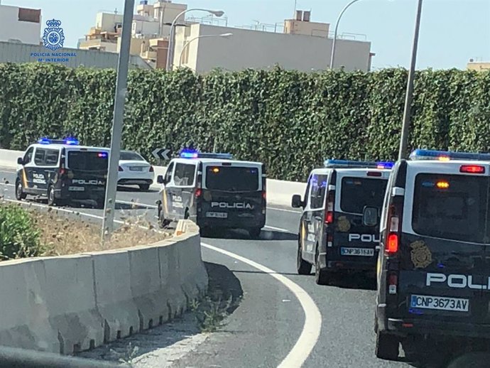 Furgones de la Policía Nacional desplazados a Menorca con motivo de las fiestas de Sant Joan