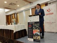 Mañueco aboga por construir "una cultura del ibérico" como la creada en torno al vino