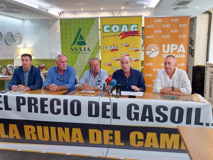 Rueda de prensa de las organizaciones agrarias sobre la tractorada del 29 de junio en Granada