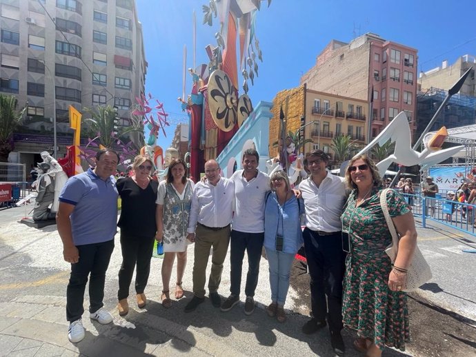 Miguel Tellado y Carlos Mazón visitan las Fogueres