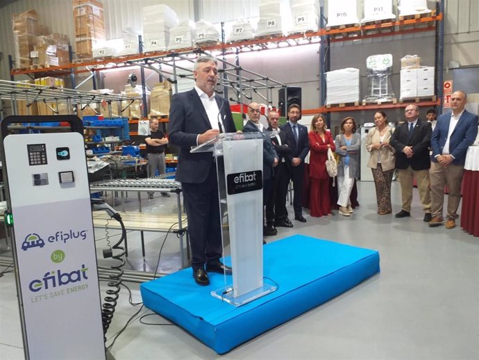 Intervención de Cipriano Fernández, fundador CEO Efibat, durante la inauguración de la ampliación de instalaciones de la empresa en el polígono de Roces (Gijón)