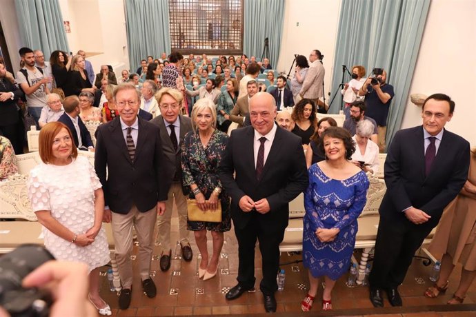 Autoridades en la inauguración del museo de Victorio & Lucchino.