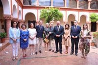 La Junta anuncia el lanzamiento de la marca 'Moda diseñada en Andalucía' al inaugurar el museo de Victorio & Lucchino