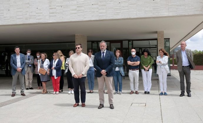 Concentración en las Cortes contra la muerte del hombre asesinado en León