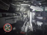Dos personas intoxicadas por humo tras un incendio en la cocina de un local hostelero de Castro
