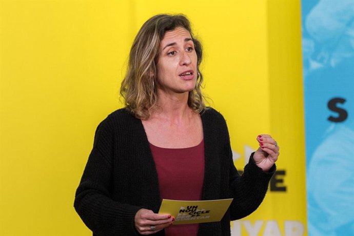 Archivo - La candidata de la CUP per Tarragona, Laia Estrada