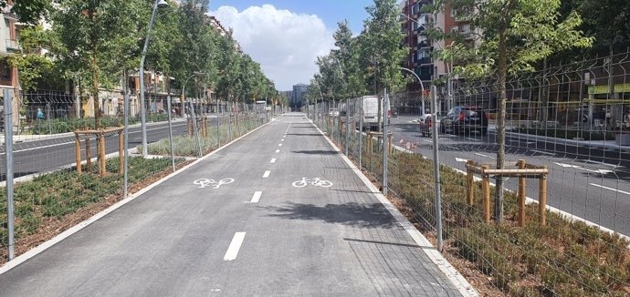 El nou carril bici de l'avinguda Meridiana de Barcelona 