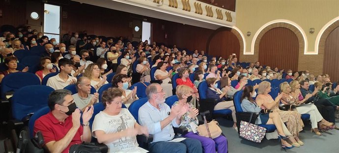 Homenaje a profesores y personal de administración jubilados.