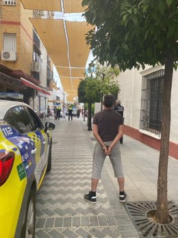 Detenido un varón de 49 años por herir a otro con un arma blanca tras una reyerta en Tomares (Sevilla)