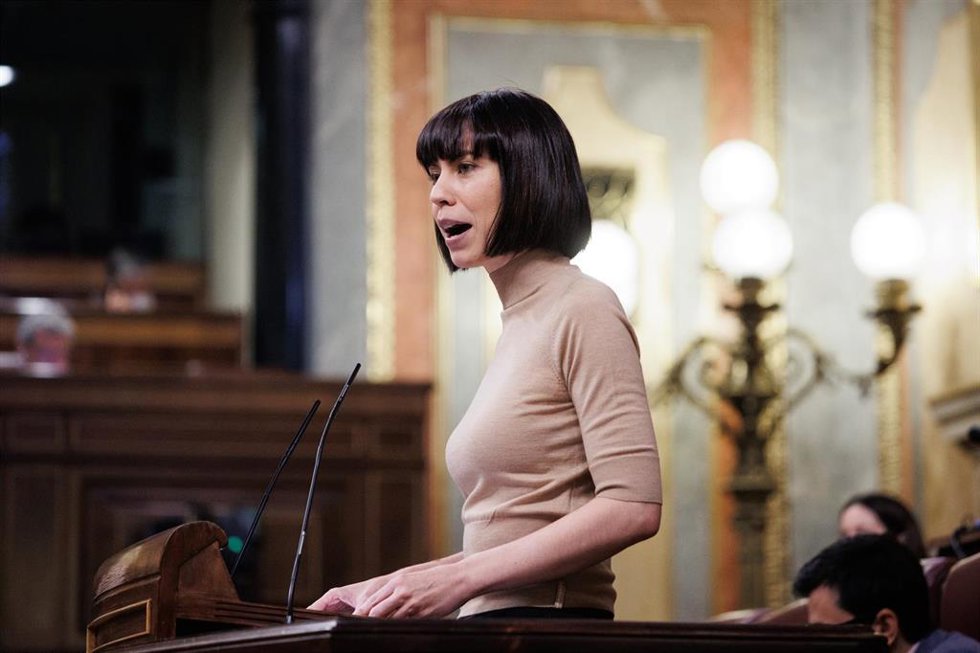 La ministra de Ciencia e Innovación, Diana Morant, interviene en una sesión plenaria, en el Congreso de los Diputados, a 23 de junio de 2022, en Madrid (España).