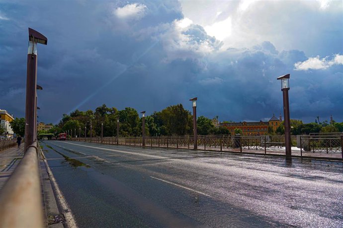 Archivo - Puente de  San Telmo  