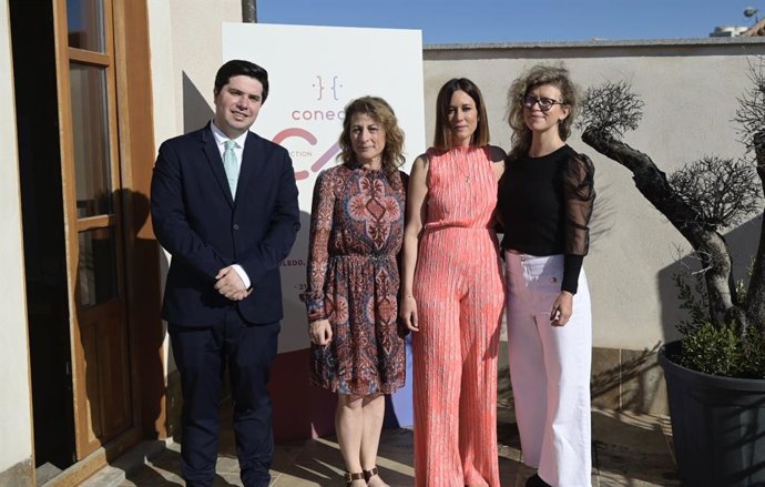 La directora de Conecta Fiction & Entertainment, Géraldine Gonard, que junto a la directora general de Turismo, Comercio y Artesanía, Ana Isabel Fernández, hacen balance del Conecta Fiction & Entertainment que ha acogido Toledo.