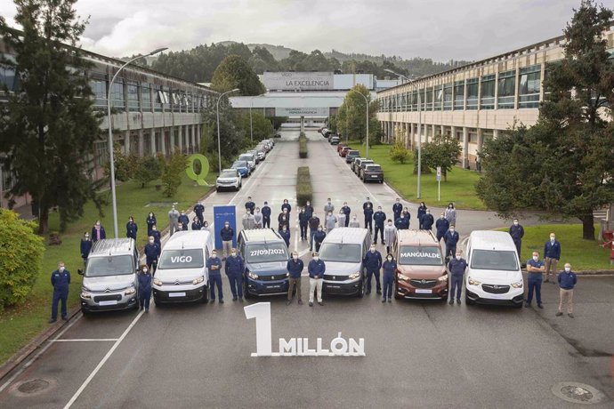 Archivo - Celebración en la planta de Stellantis Vigo tras superarse el millón de furgonetas de nueva generación producidas entre esta fábrica y la de Mangualde (Portugal).