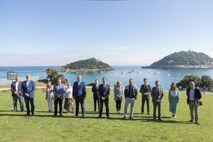 El Secretario de Estado de Turismo conoce en San Sebastián los 11 proyectos del Plan Territorial de Sostenibilidad Turística de Euskadi