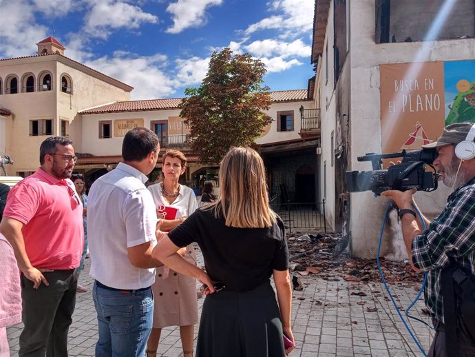 La presidenta del Gobierno de Navarra, María Chivite, visita el parque Sendaviva para conocer los daños provocados por el incendio forestal en la zona de Bardenas.